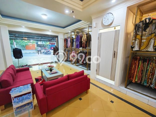 For Sale! Premium House LT 220m2 Desain Elegan di Kunjung Mae For Sale! Premium House LT 220m2 Desain Elegan di Kunjung Mae