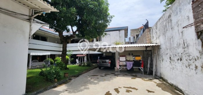 Sewa Rumah Nyaman LT 1120m2 / LB 550m2 di Surabaya Kota, Surabaya Sewa Rumah Nyaman LT 1120m2 / LB 550m2 di Surabaya Kota, Surabaya