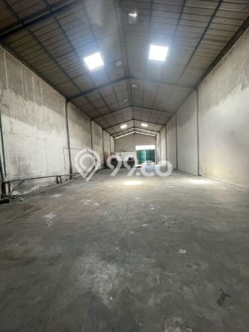 Area Ramai! Gudang Dijual di Gedangan untuk Bisnis Luas Bangunan 396m2 Area Ramai! Gudang Dijual di Gedangan untuk Bisnis Luas Bangunan 396m2