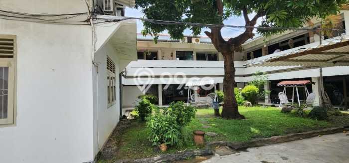 Sewa Rumah Nyaman LT 1120m2 / LB 550m2 di Surabaya Kota, Surabaya Sewa Rumah Nyaman LT 1120m2 / LB 550m2 di Surabaya Kota, Surabaya