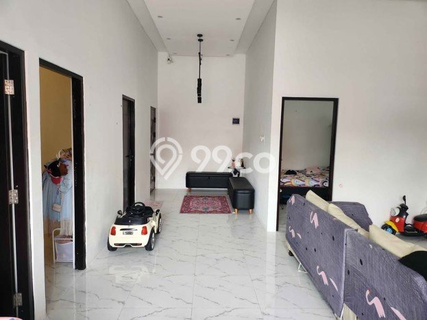 For Sale Rumah 4 Kamar Lokasi Ideal Nyaman dan Strategis di Jatinegara For Sale Rumah 4 Kamar Lokasi Ideal Nyaman dan Strategis di Jatinegara