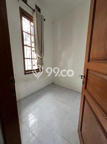 Disewakan! Rumah 4 Kamar Tidur &
3 Kamar Mandi di Pejaten Timur, Jakarta Selatan Disewakan! Rumah 4 Kamar Tidur &
3 Kamar Mandi di Pejaten Timur, Jakarta Selatan