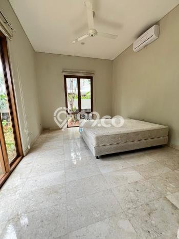 Sewa Rumah Strategis LT 500m2 / LB 450m2 di Pejaten Timur, Jakarta Selatan Sewa Rumah Strategis LT 500m2 / LB 450m2 di Pejaten Timur, Jakarta Selatan