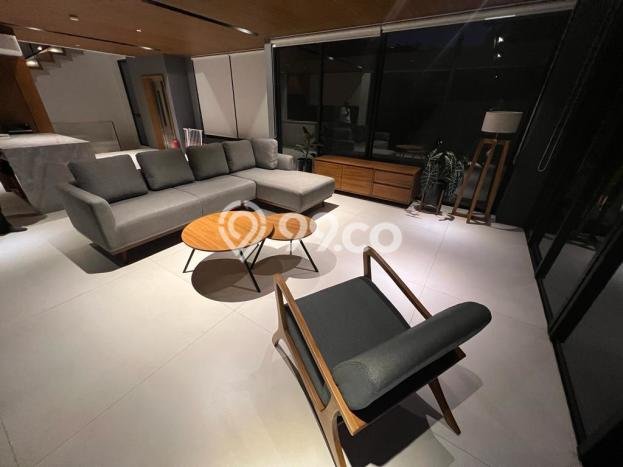Ready to Use! Premium House LT 224m2 Desain Elegan di Kemang Ready to Use! Premium House LT 224m2 Desain Elegan di Kemang