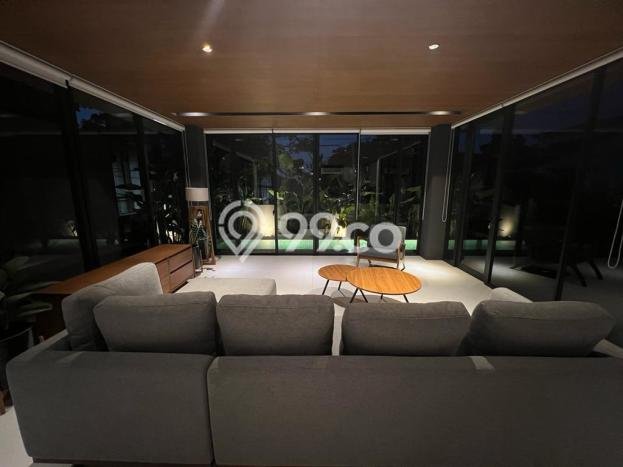 Ready to Use! Premium House LT 224m2 Desain Elegan di Kemang Ready to Use! Premium House LT 224m2 Desain Elegan di Kemang