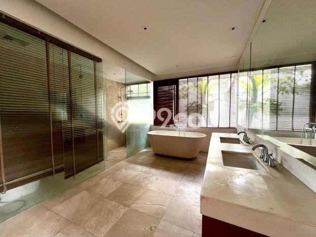 Dijual Rumah Luas Megah Dengan View Cantik di Jati Padang, Jakarta Selatan Dijual Rumah Luas Megah Dengan View Cantik di Jati Padang, Jakarta Selatan