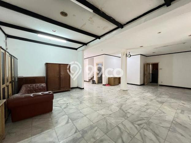 Disewakan! Rumah 8 Kamar Tidur &
6 Kamar Mandi di Pejaten, Jakarta Selatan Disewakan! Rumah 8 Kamar Tidur &
6 Kamar Mandi di Pejaten, Jakarta Selatan