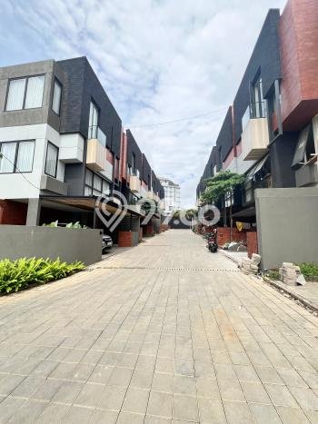 Disewakan! Rumah 3 Kamar Tidur &
3 Kamar Mandi di Antasari, Jakarta Selatan Disewakan! Rumah 3 Kamar Tidur &
3 Kamar Mandi di Antasari, Jakarta Selatan