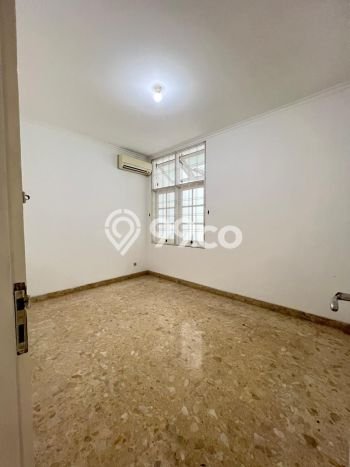 BEST LOCATION! Rumah kawasan Pasar Minggu, Dekat Stasiun, 3 KM, Luas 180m2m² Bangunan 150m2m² BEST LOCATION! Rumah kawasan Pasar Minggu, Dekat Stasiun, 3 KM, Luas 180m2m² Bangunan 150m2m²