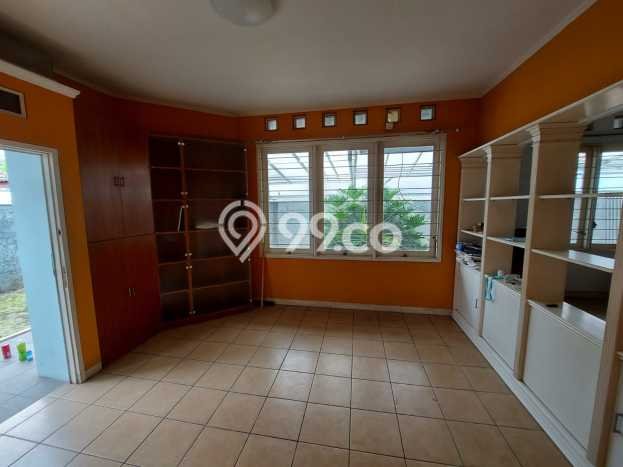 For Sale! Luxury House LT 340m2 Desain Modern di Pejaten For Sale! Luxury House LT 340m2 Desain Modern di Pejaten