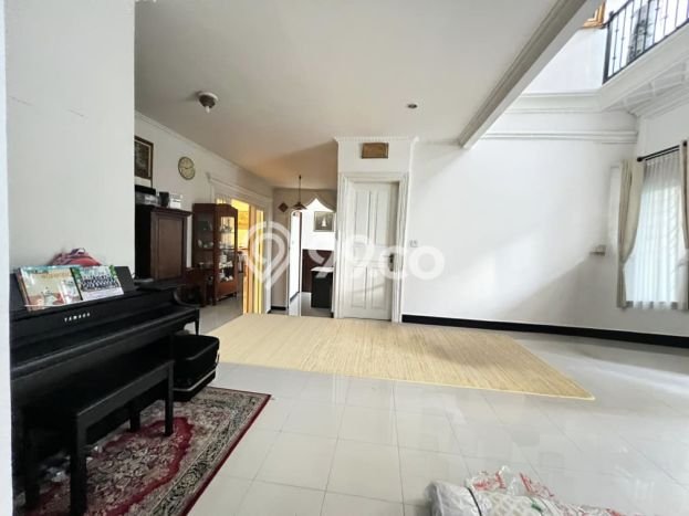 Rumah Mewah LB 350m2 Siap Huni Desain Elegan di Pejaten, Jakarta Selatan Rumah Mewah LB 350m2 Siap Huni Desain Elegan di Pejaten, Jakarta Selatan