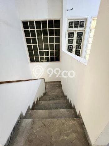 Disewakan! Rumah 8 Kamar Tidur &
6 Kamar Mandi di Pejaten, Jakarta Selatan Disewakan! Rumah 8 Kamar Tidur &
6 Kamar Mandi di Pejaten, Jakarta Selatan