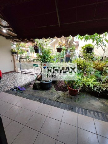 Ready to Use! Luxury House LT 216m2 Desain Elegan di Kemang Pratama Ready to Use! Luxury House LT 216m2 Desain Elegan di Kemang Pratama