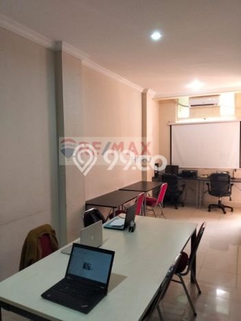Ruko Dijual di Prime Area Bekasi Luas 165m2 Ruko Dijual di Prime Area Bekasi Luas 165m2