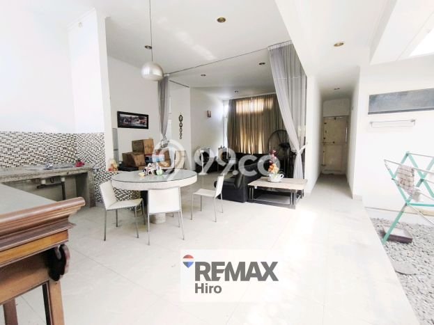 Rumah Modern 2 KT LT 264m2 di Kemang Pratama Rumah Modern 2 KT LT 264m2 di Kemang Pratama