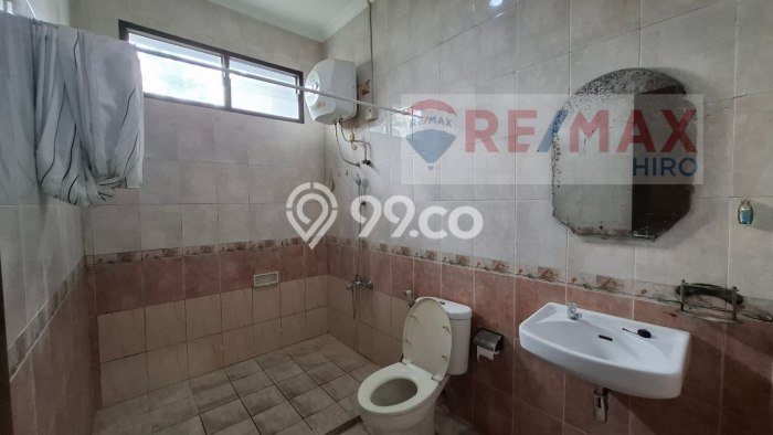 Ready to Use! Luxury House LT 300m2 Desain Elegan di Galaxy Ready to Use! Luxury House LT 300m2 Desain Elegan di Galaxy