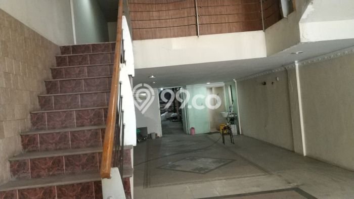 Ruko Dijual di Jakarta Barat LT 150m2 & LB 350m2 Lokasi Terbaik! Ruko Dijual di Jakarta Barat LT 150m2 & LB 350m2 Lokasi Terbaik!