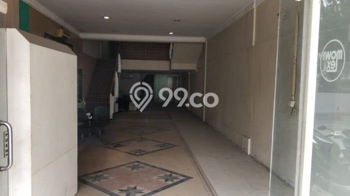 Ruko Dijual di Jakarta Barat LT 150m2 & LB 350m2 Lokasi Terbaik! Ruko Dijual di Jakarta Barat LT 150m2 & LB 350m2 Lokasi Terbaik!