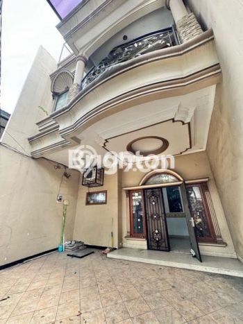 LOKASI PREMIUM! Rumah di Duri Kepa, 4 KM, Area Strategis, LT 90m² Bangunan 150m² LOKASI PREMIUM! Rumah di Duri Kepa, 4 KM, Area Strategis, LT 90m² Bangunan 150m²