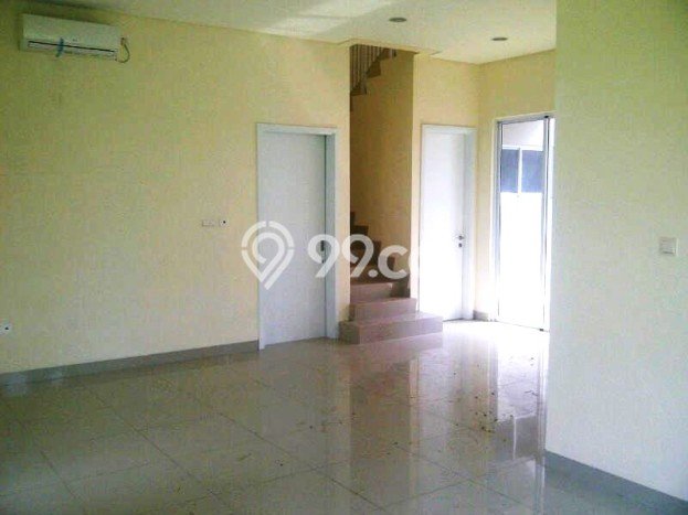 Hunian Mewah Siap Huni LT 270m2 di Cengkareng, Jakarta Barat Hunian Mewah Siap Huni LT 270m2 di Cengkareng, Jakarta Barat
