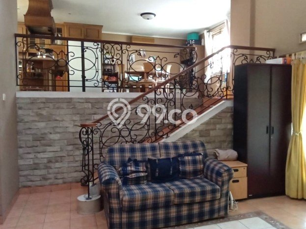 Rumah 3 Kamar Akses Transportasi Umum di , Jakarta Barat Rumah 3 Kamar Akses Transportasi Umum di , Jakarta Barat