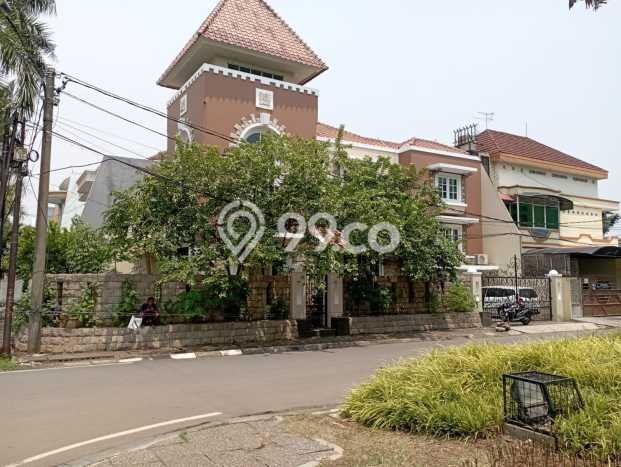Rumah 3 Kamar Akses Transportasi Umum di , Jakarta Barat Rumah 3 Kamar Akses Transportasi Umum di , Jakarta Barat