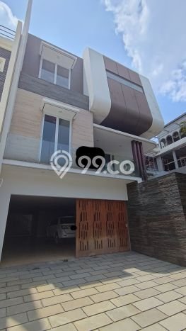 Rumah Elit LB 357m2 Siap Pakai Desain Elegan di Pantai Indah Kapuk, Jakarta Utara Rumah Elit LB 357m2 Siap Pakai Desain Elegan di Pantai Indah Kapuk, Jakarta Utara