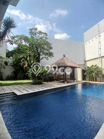 Ready to Use! Luxury House LT 685m2 Desain Elegan di Gandaria Ready to Use! Luxury House LT 685m2 Desain Elegan di Gandaria