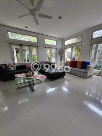 Rumah Mewah LB 250m2 Siap Huni Desain Elegan di Mumbul, Badung Rumah Mewah LB 250m2 Siap Huni Desain Elegan di Mumbul, Badung