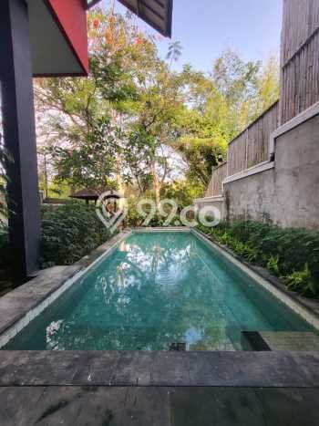 For Sale! Premium House LT 218m2 Desain Elegan di Mumbul For Sale! Premium House LT 218m2 Desain Elegan di Mumbul