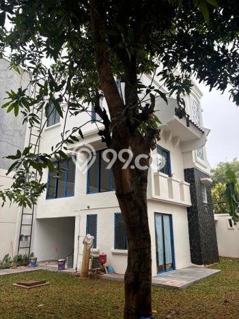 Ready to Use! Premium House LT 267m2 Desain Elegan di Joglo Ready to Use! Premium House LT 267m2 Desain Elegan di Joglo