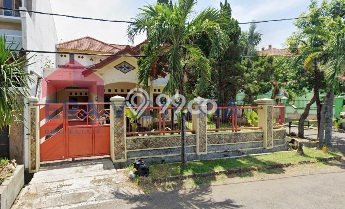 EXCLUSIVE HOME! Rumah area Sidoarjo, 3 KT, Konsep Minimalis, Luas 330m2m² Bangunan 300m2m² EXCLUSIVE HOME! Rumah area Sidoarjo, 3 KT, Konsep Minimalis, Luas 330m2m² Bangunan 300m2m²