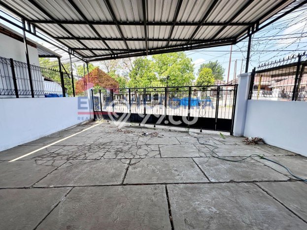 AREA BISNIS! Ruko di Blimbing, Luas 150m2m², Mainroad, Strategis AREA BISNIS! Ruko di Blimbing, Luas 150m2m², Mainroad, Strategis