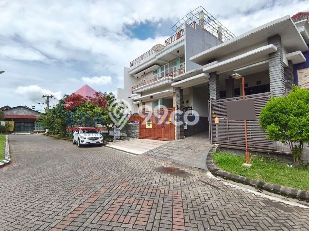 Rumah Eksklusif Siap Huni LT 249m2 di Dau, Malang Rumah Eksklusif Siap Huni LT 249m2 di Dau, Malang
