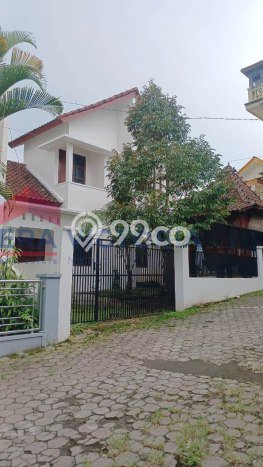 Vila Kawasan Batu, Area 345m2m², Dekat ke beragam fasilitas umum Vila Kawasan Batu, Area 345m2m², Dekat ke beragam fasilitas umum