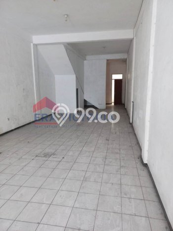 Ruko bagus disewakan di Klojen Malang dengan LB 160m2 harga sewa terbaik Ruko bagus disewakan di Klojen Malang dengan LB 160m2 harga sewa terbaik