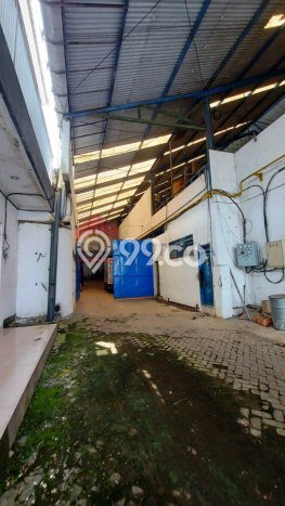 SEWA TERJANGKAU! Gudang Kawasan Singosari, Luas 2000m2m², Area Komersial SEWA TERJANGKAU! Gudang Kawasan Singosari, Luas 2000m2m², Area Komersial