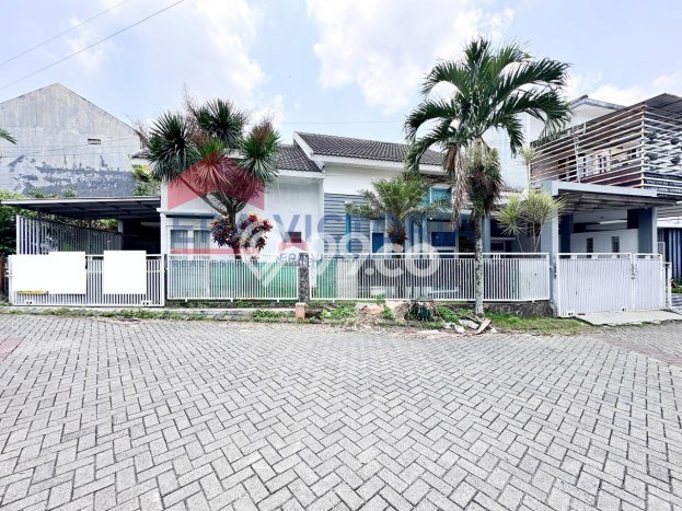 Rumah kawasan Lowokwaru, 8 KT, Lingkungan Premium, Luas 196m2m² LB 180m2m² Rumah kawasan Lowokwaru, 8 KT, Lingkungan Premium, Luas 196m2m² LB 180m2m²