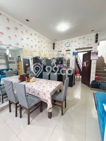 Rumah Luas Asri 3 KT Siap Pakai di Buah Batu Bandung Rumah Luas Asri 3 KT Siap Pakai di Buah Batu Bandung