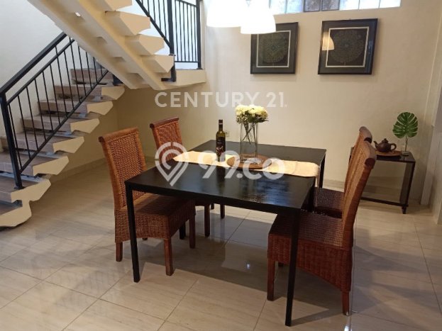 HOT DEAL! Rumah area Burangrang, 2 KM, Area Strategis, Luas 185m² Bangunan 220m² HOT DEAL! Rumah area Burangrang, 2 KM, Area Strategis, Luas 185m² Bangunan 220m²