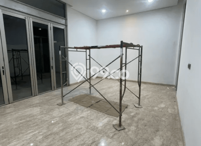 Siap Huni Rumah Mewah 7 Kamar di Penjaringan Dekat ke Mana Saja Siap Huni Rumah Mewah 7 Kamar di Penjaringan Dekat ke Mana Saja