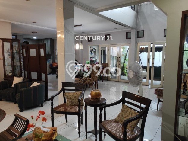 Siap Huni Rumah Mewah 4 Kamar di Kebayoran Lama Dekat ke Mana Saja Siap Huni Rumah Mewah 4 Kamar di Kebayoran Lama Dekat ke Mana Saja