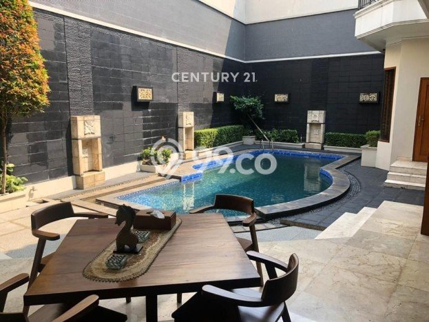 For Sale! Luxury House LT 560m2 Desain Elegan di Pondok Indah For Sale! Luxury House LT 560m2 Desain Elegan di Pondok Indah