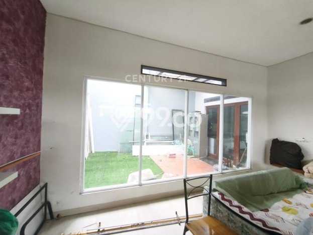 Disewakan! Rumah 4 Kamar Tidur &
3 Kamar Mandi di Graha Raya Bintaro, Tangerang Selatan Disewakan! Rumah 4 Kamar Tidur &
3 Kamar Mandi di Graha Raya Bintaro, Tangerang Selatan