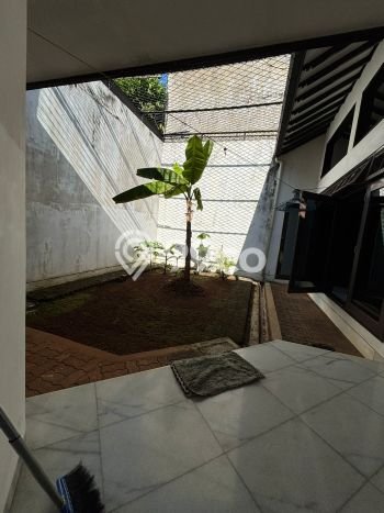 Hunian Eksklusif Siap Huni LT 412m2 di Cinere, Depok Hunian Eksklusif Siap Huni LT 412m2 di Cinere, Depok