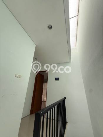 Rumah Modern 3 KT di Cirendeu Jakarta Selatan Unfurnished Rumah Modern 3 KT di Cirendeu Jakarta Selatan Unfurnished