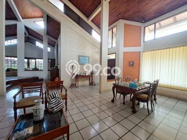 Dijual Rumah Luas Megah Dengan View Cantik di Cirendeu, Jakarta Selatan Dijual Rumah Luas Megah Dengan View Cantik di Cirendeu, Jakarta Selatan