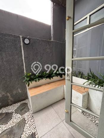 Rumah Eksklusif Siap Huni LT 301m2 di Cinere, Depok Rumah Eksklusif Siap Huni LT 301m2 di Cinere, Depok