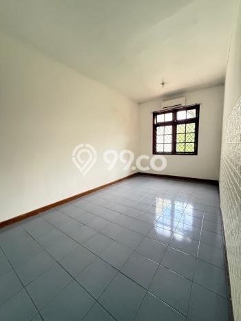 Dijual Rumah Luas Elegan Dengan View Cantik di Cirendeu, Jakarta Selatan Dijual Rumah Luas Elegan Dengan View Cantik di Cirendeu, Jakarta Selatan