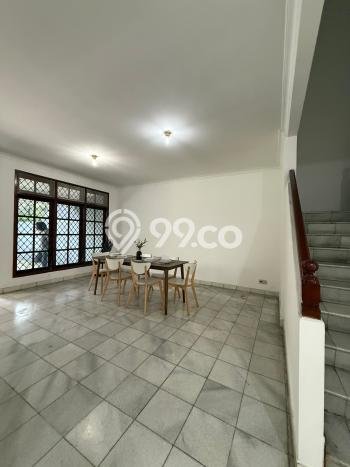 Dijual Rumah Luas Elegan Dengan View Cantik di Cirendeu, Jakarta Selatan Dijual Rumah Luas Elegan Dengan View Cantik di Cirendeu, Jakarta Selatan